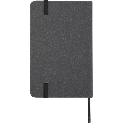 Vue arrière de la couverture gris foncé du carnet avec élastique, sans marquage apparent.