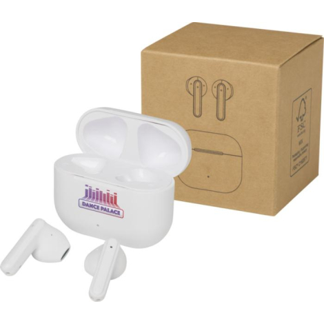 Boîtier de recharge blanc ouvert avec deux oreillettes assorties présenté devant une boîte en carton kraft, personnalisation vis