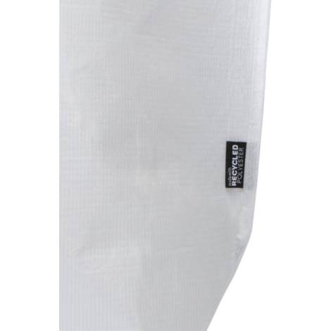 Gros plan sur le côté d’un sac blanc avec étiquette latérale, sans marquage visible.