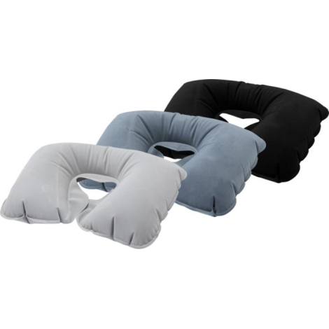 Trois oreillers de voyage gonflables en forme de U présentés ensemble en noir, bleu et gris clair avec ouverture centrale pour l