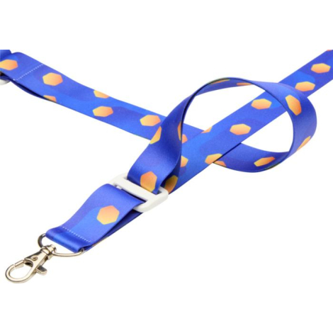 Tour de cou bleu avec motif hexagonal jaune montrant la boucle coulissante blanche et le mousqueton métallique, présentant une p