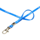Lanière tubulaire bleue présentée avec un mousqueton métallique et une boucle formée par le cordon, présentant une personnalisat Lanière tubulaire bleue présentée avec un mousqueton métallique et une boucle formée par le cordon, présentant une personnalisat