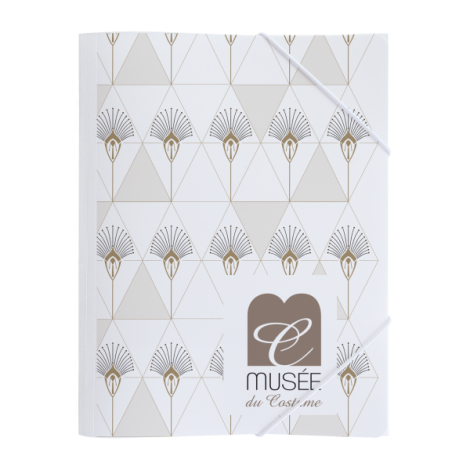 Chemise à rabats translucide avec motif graphique sur la face avant, fermée avec élastiques diagonaux, avec marquage visible sur