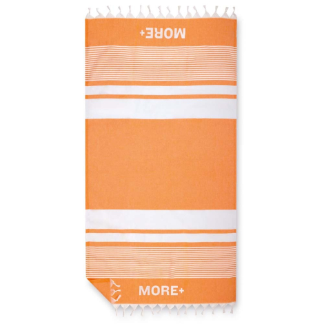 Serviette vue à plat, avec un décor tissé en bandes horizontales et un marquage texte aux extrémités.