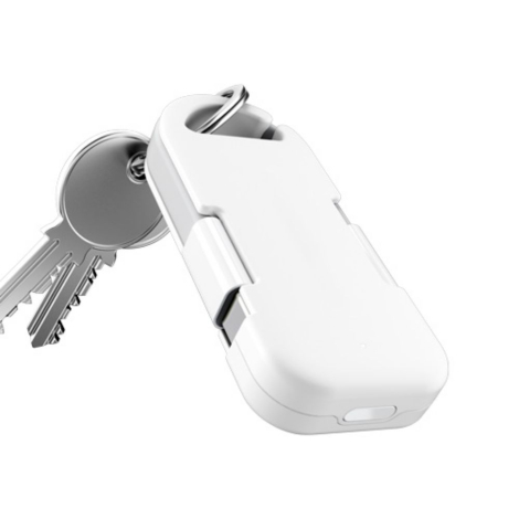 Powerbank blanche attachée à un trousseau de clés présentée en perspective, sans marquage visible.
