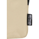 Zoom sur un étui beige montrant étiquette latérale et texture du tissu, sans marquage visible