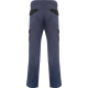 Pantalon de travail gris avec détails noirs présenté de dos, sans personnalisation apparente. Pantalon de travail gris avec détails noirs présenté de dos, sans personnalisation apparente.