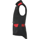Vue de profil d’un gilet de travail noir sans manches avec détails rouges, poches multipoche et col montant, présenté sans marqu Vue de profil d’un gilet de travail noir sans manches avec détails rouges, poches multipoche et col montant, présenté sans marqu