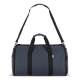 Vue de face du sac de voyage bleu foncé avec bandoulière réglable et poches extérieures visibles, sans marquage apparent.