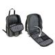 Compartiments intérieurs dépliables visibles sur un sac à dos vert kaki ouvert à plat, sans personnalisation visible. Compartiments intérieurs dépliables visibles sur un sac à dos vert kaki ouvert à plat, sans personnalisation visible.