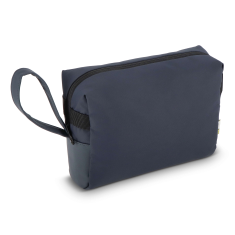 Vue de trois quarts d’une trousse de toilette bleu foncé avec poignée latérale, sans personnalisation visible.
