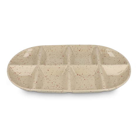 Vue de dessus du plat de service compartimenté en céramique beige mouchetée, sans marquage apparent.