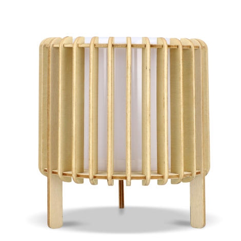 Lampe LED cylindrique en bois clair à structure ajourée verticale présentée de profil sans marquage apparent.