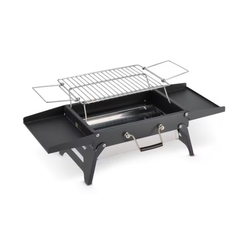 Barbecue portable déplié avec grille de cuisson ouverte, présenté sans marquage visible.