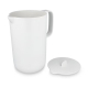 Carafe blanche avec couvercle retiré placé à côté, sans personnalisation visible. Carafe blanche avec couvercle retiré placé à côté, sans personnalisation visible.