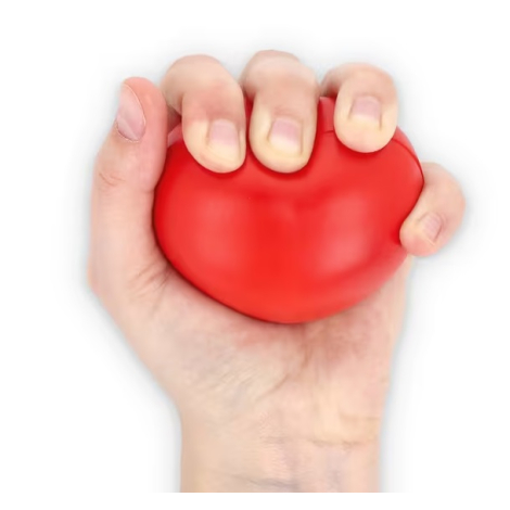 Cœur anti-stress rouge compressé dans une main, aucune personnalisation apparente.