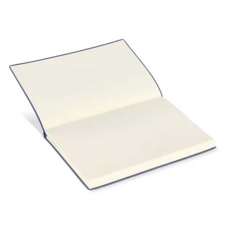 Carnet Yuzu A5 ouvert montrant les pages vierges et la finition intérieure, sans personnalisation visible.