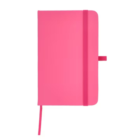 Vue de face d’un carnet Sora A6 rose fermé, sans personnalisation visible.
