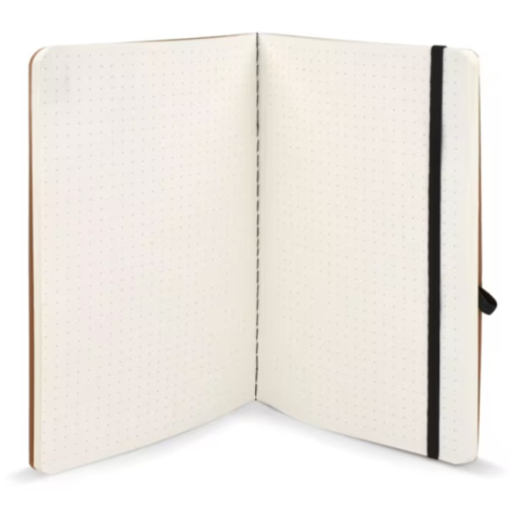 Carnet ouvert montrant des pages intérieures à réglure pointillée, avec fermeture élastique noire et ruban marque-page assorti.