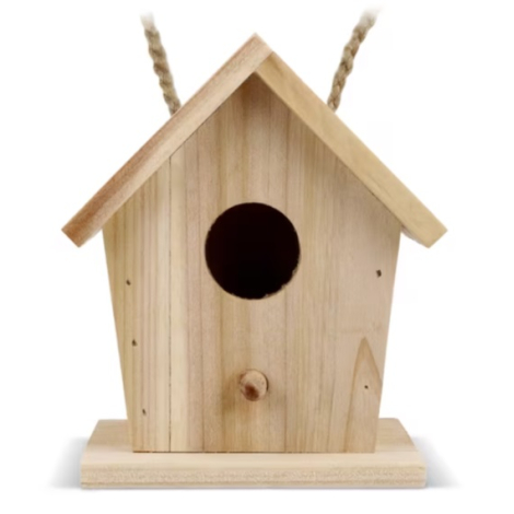 Petit nichoir en bois présenté de face, avec ouverture circulaire et perchoir, sans personnalisation visible sur la face avant.
