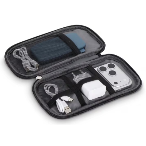 Sac organiseur Kyra ouvert, montrant plusieurs compartiments de rangement contenant notamment un smartphone, un chargeur, des câ