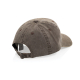 Vue arrière en perspective de la casquette taupe montrant la fermeture réglable et les panneaux arrière, sans marquage apparent.