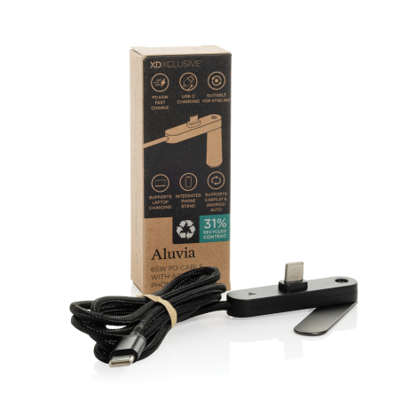 Présentation du câble USB-C Aluvia RCS 65W PD avec son packaging et son support pliable intégré.