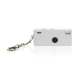 Vue de face du porte-clés appareil photo avec objectif, flash et chaînette d’attache, présenté sans personnalisation apparente. Vue de face du porte-clés appareil photo avec objectif, flash et chaînette d’attache, présenté sans personnalisation apparente.