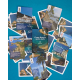 Jeu de cartes personnalisé étalé autour de son étui avec photographies imprimées visibles sur les cartes Jeu de cartes personnalisé étalé autour de son étui avec photographies imprimées visibles sur les cartes
