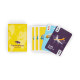 Jeu de cartes de voyage personnalisé présenté avec son étui illustré et plusieurs cartes étalées comportant des graphismes impri Jeu de cartes de voyage personnalisé présenté avec son étui illustré et plusieurs cartes étalées comportant des graphismes impri