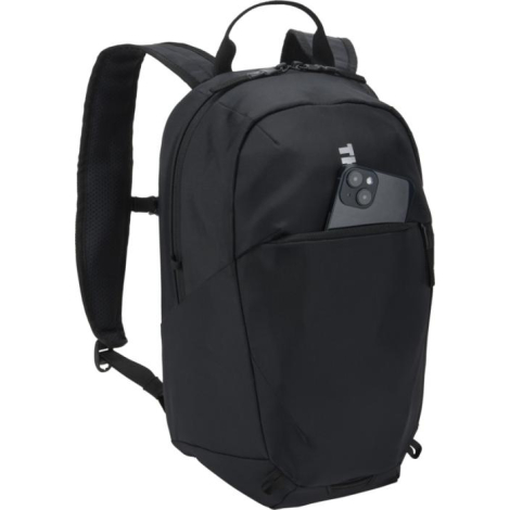 Sac à dos présenté de trois quarts avec un smartphone rangé dans une poche extérieure à accès rapide.
