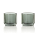Lot de deux tasses à expresso en verre à double paroi présenté vide, sans marquage visible sur les tasses. Lot de deux tasses à expresso en verre à double paroi présenté vide, sans marquage visible sur les tasses.