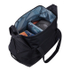 Sac de voyage ouvert révélant son compartiment principal et son contenu, sans personnalisation visible. Sac de voyage ouvert révélant son compartiment principal et son contenu, sans personnalisation visible.
