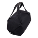 Vue de trois quarts arrière du sac de voyage mettant en évidence sa forme et ses poignées, sans personnalisation visible. Vue de trois quarts arrière du sac de voyage mettant en évidence sa forme et ses poignées, sans personnalisation visible.