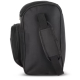 Profil du sac isotherme noir avec bandoulière réglable et poignée de transport.