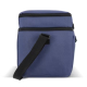 Sac isotherme à double compartiment présenté de profil en coloris bleu, mettant en évidence son épaisseur et sa bandoulière régl Sac isotherme à double compartiment présenté de profil en coloris bleu, mettant en évidence son épaisseur et sa bandoulière régl