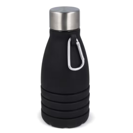 Version repliée de la bouteille d'eau pliable avec bouchon fermé et mousqueton.