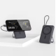 Deux batteries externes avec support déployé, dont l'une maintient un smartphone en position horizontale, sans personnalisation Deux batteries externes avec support déployé, dont l'une maintient un smartphone en position horizontale, sans personnalisation