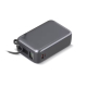 Batterie externe vue en perspective avec dragonne, écran LED et ports de connexion, sans personnalisation visible sur le dessus. Batterie externe vue en perspective avec dragonne, écran LED et ports de connexion, sans personnalisation visible sur le dessus.