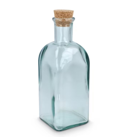 Bouteille carrée en verre recyclé avec bouchon en liège, présentée sans marquage visible.