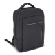 Sac à dos pour ordinateur portable présenté de trois quarts, sans personnalisation visible sur la poche avant. Sac à dos pour ordinateur portable présenté de trois quarts, sans personnalisation visible sur la poche avant.