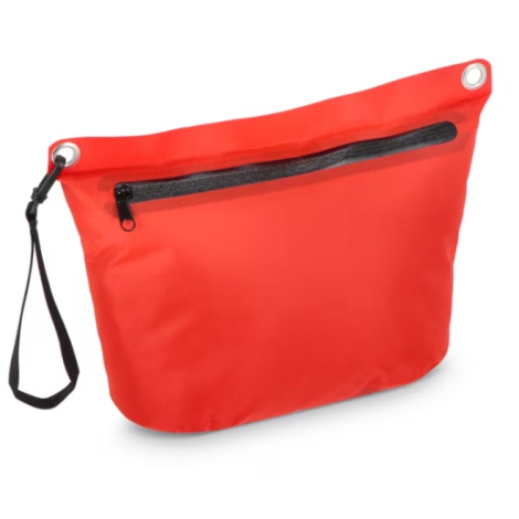 Sac à bandoulière présenté de face en coloris rouge, sans marquage apparent sur la face avant.