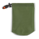 Pochette de rangement verte fermée par un cordon avec sifflet intégré, présentée sans marquage apparent sur la face. Pochette de rangement verte fermée par un cordon avec sifflet intégré, présentée sans marquage apparent sur la face.