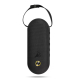 Enceinte Bluetooth présentée de face sur fond clair avec revêtement noir texturé, sangle de transport et bouton de commande circ Enceinte Bluetooth présentée de face sur fond clair avec revêtement noir texturé, sangle de transport et bouton de commande circ