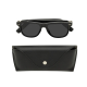 Présentation de face des lunettes audio accompagnées de leur pochette de rangement fermée, sur fond blanc.