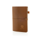 Carnet organiseur marron fermé, avec couverture souple à surpiqûres, fermeture par élastique horizontal, passant latéral pour st Carnet organiseur marron fermé, avec couverture souple à surpiqûres, fermeture par élastique horizontal, passant latéral pour st