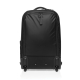 Vue arrière du sac à dos noir, avec fond rigide renforcé et deux roulettes intégrées. Vue arrière du sac à dos noir, avec fond rigide renforcé et deux roulettes intégrées.