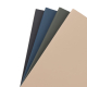 Quatre carnets de notes fermés disposés en éventail, avec couvertures mates noire, bleue, vert foncé et beige. Quatre carnets de notes fermés disposés en éventail, avec couvertures mates noire, bleue, vert foncé et beige.
