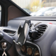 Support fixé sur une grille d’aération. Support fixé sur une grille d’aération.