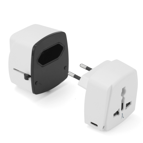 Adaptateur avec son module européen amovible.